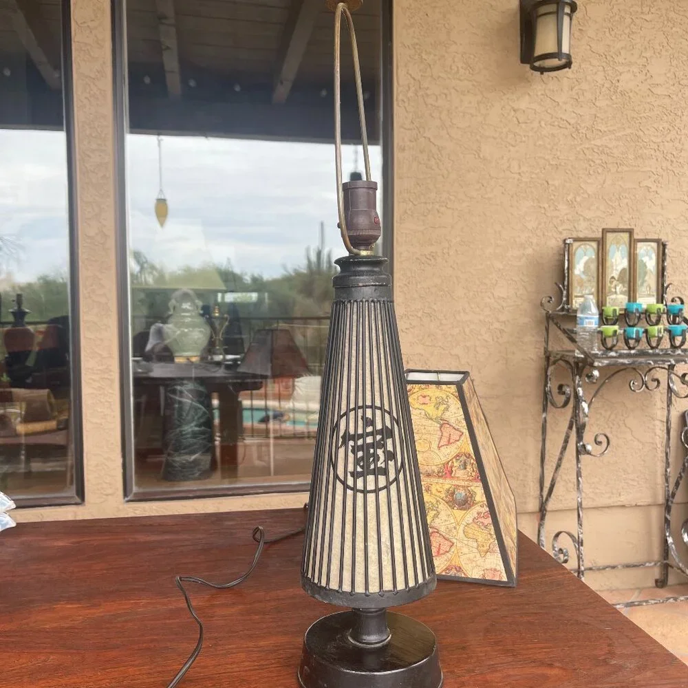 Mid-Century Modern Black Metal Wire Table Lamp
